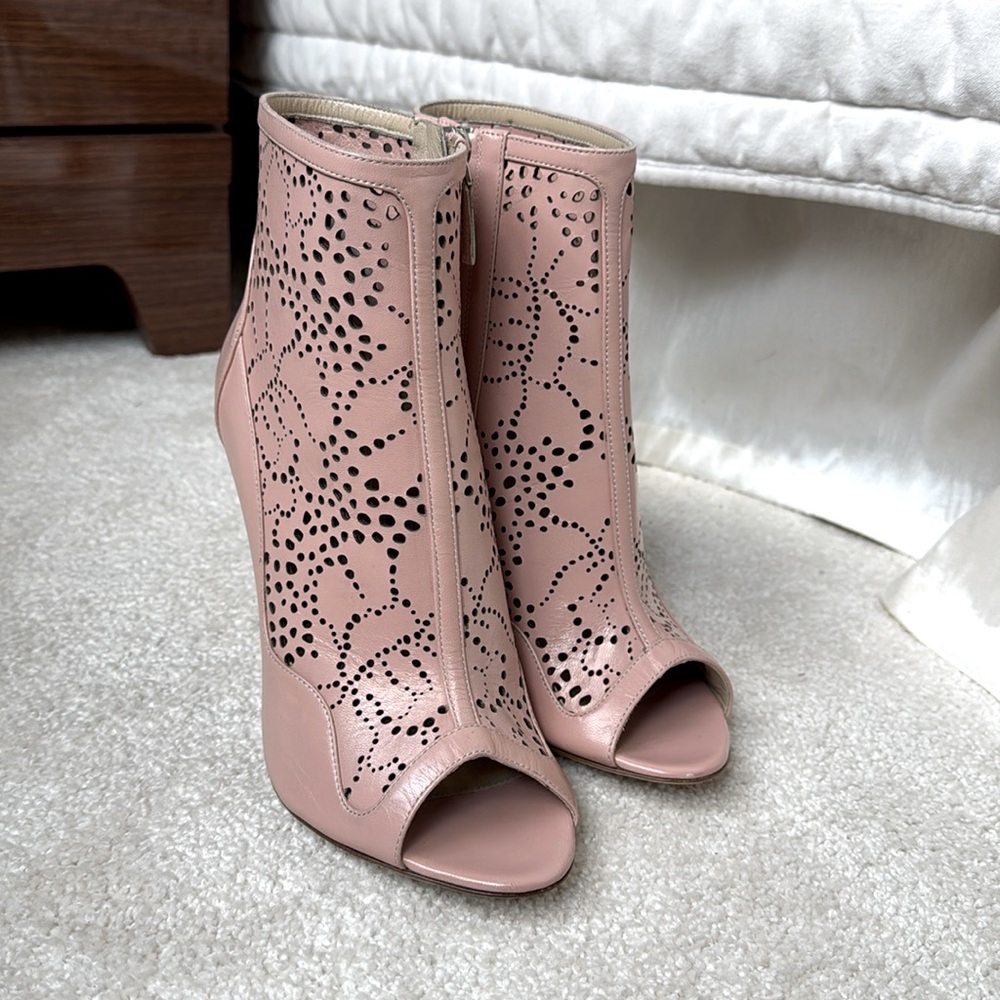 Monique Lhuillier NWOB heels